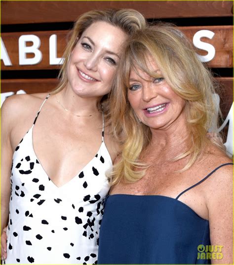 Kate Hudson Gets Support From Mom Goldie Hawn & Kurt Russell At 'Pretty ...