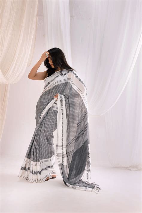 Begumpuri Handwoven Cotton Saree (Grey/White) - Vastraraag