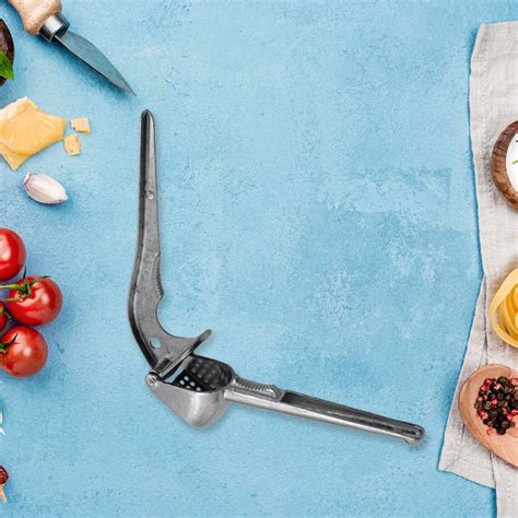 Garlic Press All Aluminum Easy to Use with Light Weight without Diffic ...