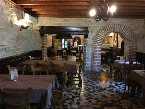 Self Service Skoljka (Geschäft / Dienstleistung) - Veliki Brijun