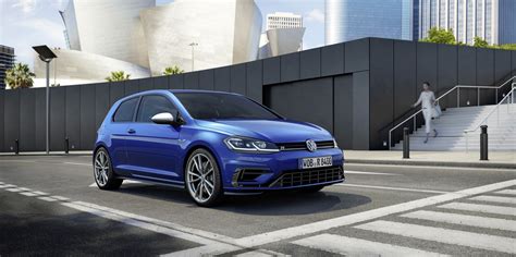 Volkswagen Reveals 2017 Golf R With 310 HP. Costs €40,675, Available as Variant - autoevolution