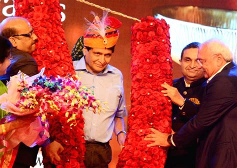 Suresh Prabhu at SHEFEXIL Awards For Export Excellence