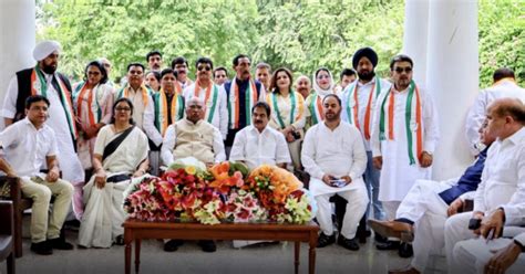 No future in DPAP, staunch Azad supporters desert party; turncoats ...