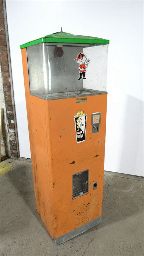Coin Operated Popcorn Vending Machine - Jun 18, 2020 | Jaybird Auctions ...