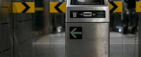 Queue Data Structure with Example Program 的图像结果