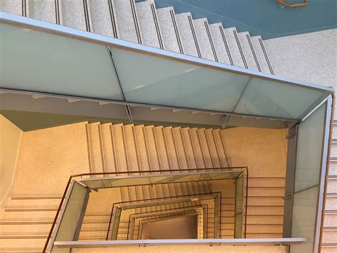 4 Most Durable Floors For Commercial Spaces | Pittsburgh Garage