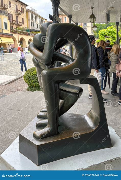 Bronze Sculpture Titled the Kiss by Giovanni Mason in Bellagio, Italy ...