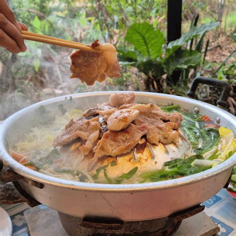 Moo Krata – The Best Thai Street Food You’ve NEVER Heard Of!