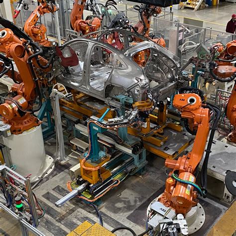 Car Assembly Line Process 的图像结果