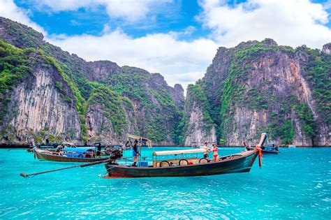 What Language Is Spoken in Thailand: Traveller Guide 2026