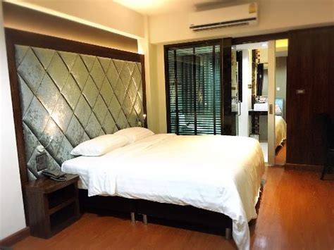 Beautiful and strategic hotel - Review of Grand Pink Hotel, Hat Yai ...