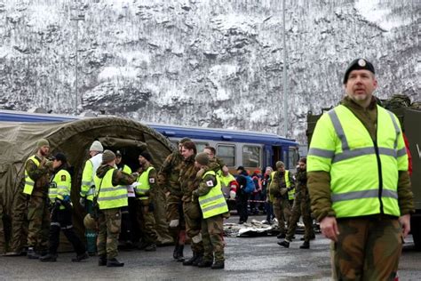In Norwegian Arctic, Civilian Doctors, Volunteer 'Casualties' Rehearse ...