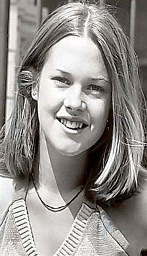 13 Pictures of Young Melanie Griffith