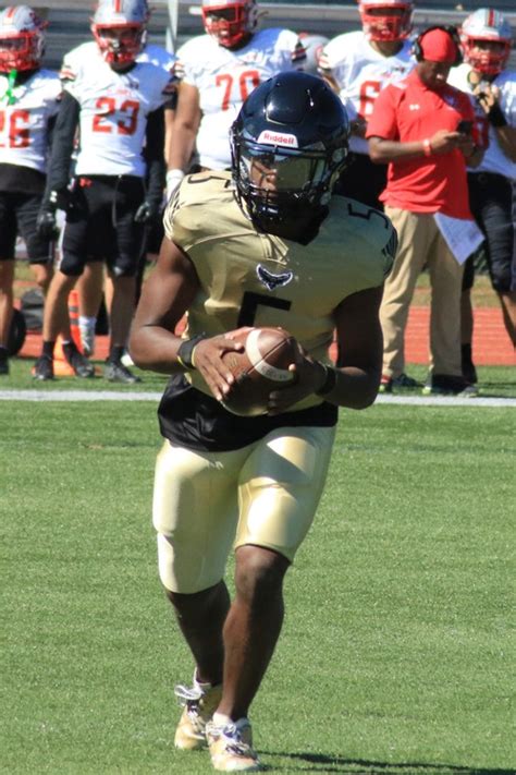 ‘Every loss is a lesson’: Springfield Central football battles ...