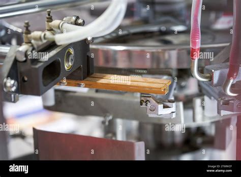 Assembly Line Packaging 的图像结果