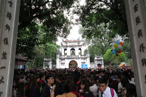 越南河内大学生毕业季：相聚在文庙 当代儒学网