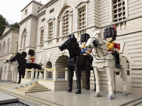 Queen Platinum Jubilee : Legoland Windsor unveils Queen's Platinum ...