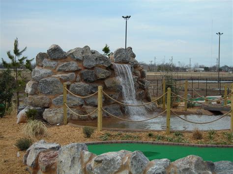 Miniature Golf Course 的图像结果