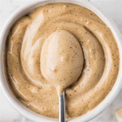 3-Minute Black Pepper Aioli (Peppercorn Mayonnaise Sauce) | The Fruity Jem