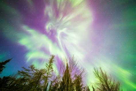 Un «ángel en el cielo» es captado por cazador de auroras durante una extraña tormenta solar ...
