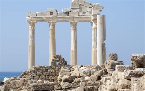 ancient greece buildings