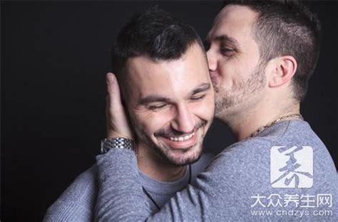 【图】男同性恋 美国一对同性恋伴侣为合法生活在一起变为父与子(2)_男同性恋_伊秀情感网|yxlady.com