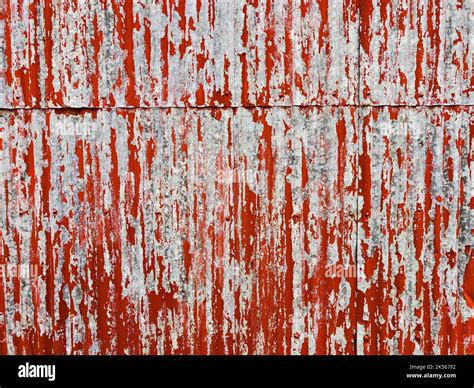 Red corrugated steel sheet texture hi-res stock photography and images ...