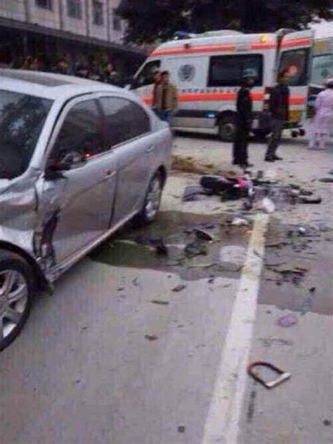 广州司机闯红灯致13伤 目击者称有人被车带出几米_手机新浪网