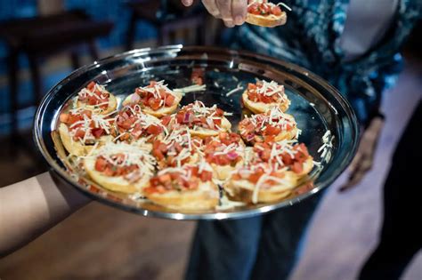 Why Hors d'Oeuvres Are a Wedding Must-Have | Green Mill Catering