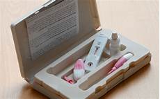 test per l hiv hiv il test 232 fai da te silhouette donna test per l hiv hiv il test 232 fai da te silhouette donna