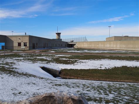 Behind the walls of Indiana’s ICE detention facility