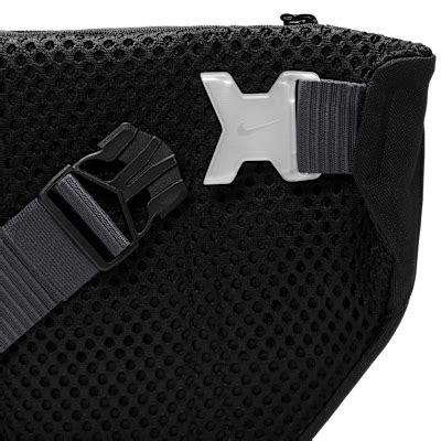 LeBron Cross-Body Bag (10L). Nike IN