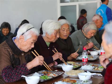 淄博市马桥镇：辛庄村长者食堂开业 80岁以上老人免费就餐_ 区县热点_鲁中网