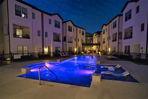 The Corner at Buffalo Pointe