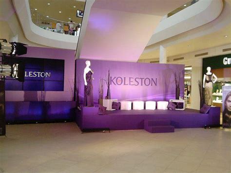 IDEA CREATIVA: Customer Reviews, Stands and Services