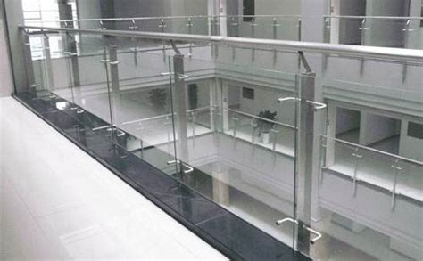不锈钢玻璃栏板 - 北京金亿宏达装饰工程有限公司