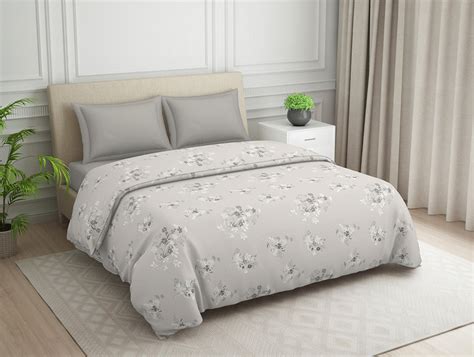 Welspun - Buy Welspun Quick Dry Bath Towels & Pillow Covers Online - Spaces