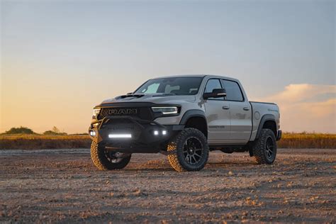 The Fastest Pickup Trucks in the World as of 2025 (Top Speed & 0-60 Acceleration) - autoevolution