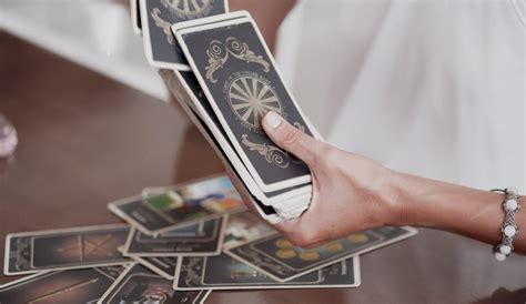7 Best Tarot Card Readers In Gurgaon You Can Go To For A Mystical ...