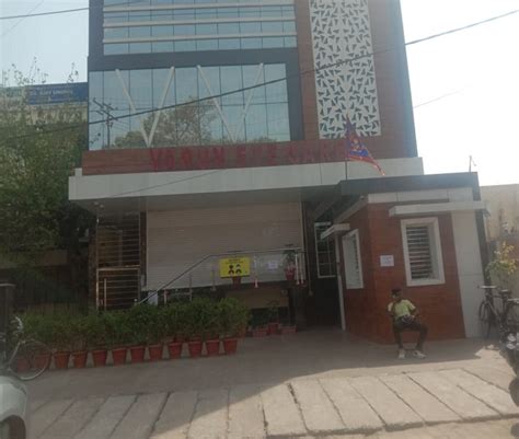मारपीट के विरोध में प्रदर्शन कर रहे 26 डाक्‍टरों पर मुकदमा दर्ज, हड़ताल ...
