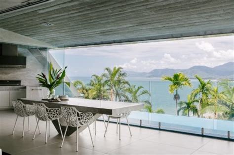 Tropical Paradise Meets Spaceship at this Queensland Airbnb | Travel ...