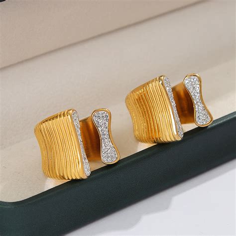 French Shell Texture Ring – The Elite Gallery - by Viexta