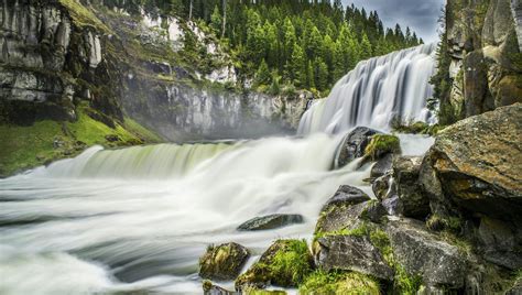 5 Of Idaho's Most Impressive Waterfalls You Need To Explore
