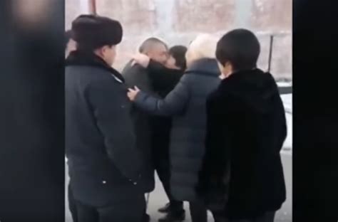 Heartbreaking footage of a Chinese prisoner saying his final goodbyes ...