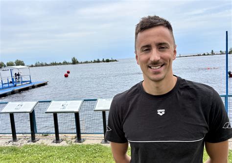 Traversée du lac Saint-Jean: quatre Québécois, quatre histoires
