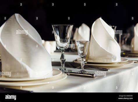 Formal Setting Table Setting 的图像结果