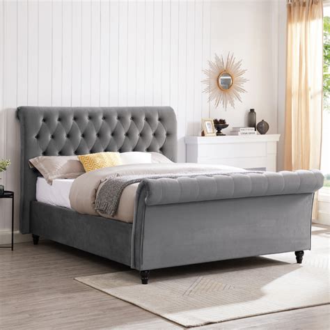 Slovek Ottoman Velvet Bed – CasaGold