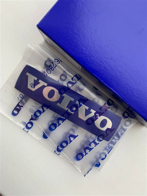 VOLVO Grill Badge Logo STICKER XC90 XC70 V70 S60 V60 | Ubuy India