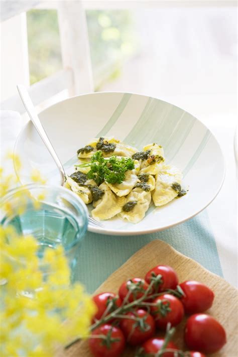 Vegetarische Ravioli mit Pilz-Ricotta-Petersilien-Füllung