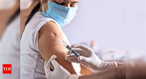 Vaccinated? You still need to follow COVID-appropriate behaviour ...